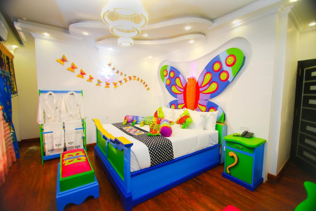 אנוראדפורה Hotel White House מראה חיצוני תמונה