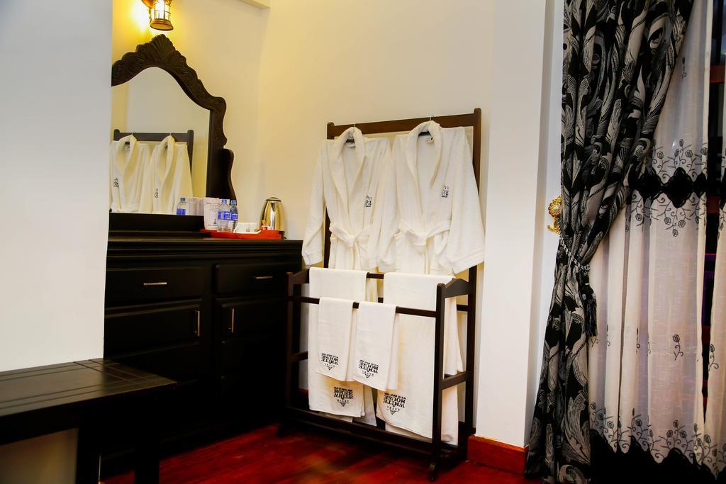 אנוראדפורה Hotel White House מראה חיצוני תמונה