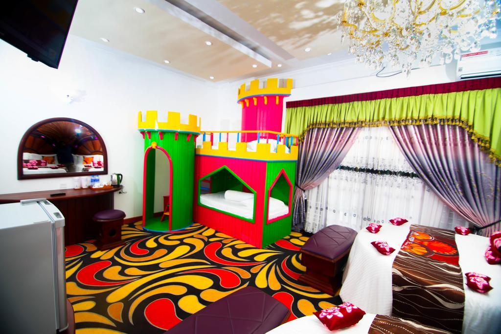 אנוראדפורה Hotel White House מראה חיצוני תמונה