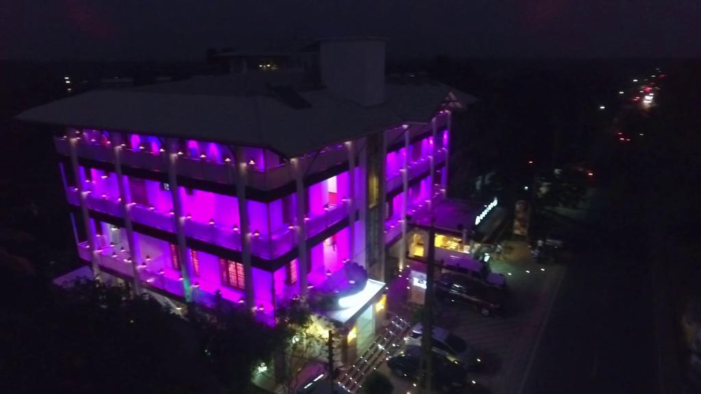 אנוראדפורה Hotel White House מראה חיצוני תמונה
