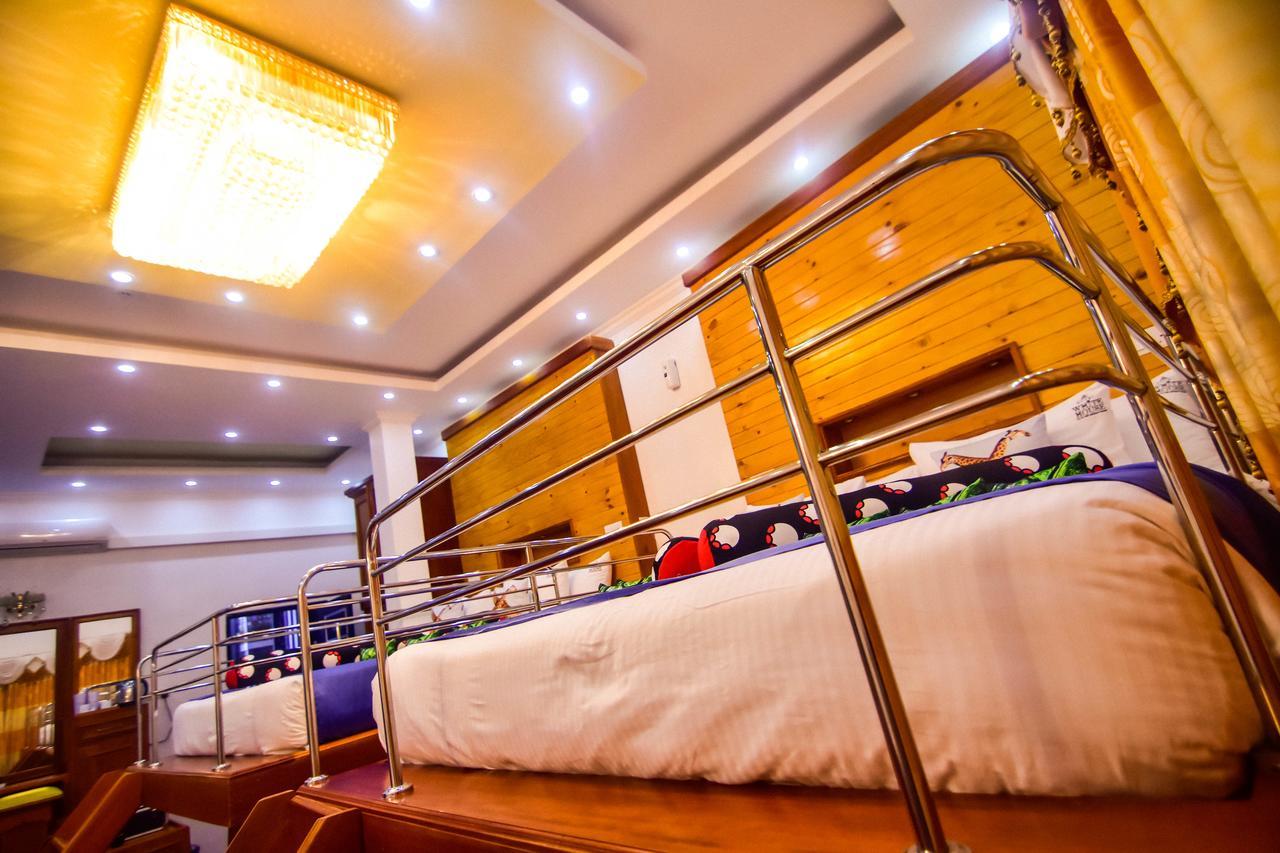 אנוראדפורה Hotel White House מראה חיצוני תמונה